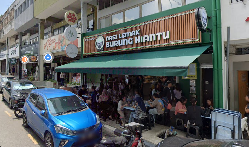 JomCharge Just Opened EV Charging Station Right Next to Nasi Lemak Burung Hantu TTDI